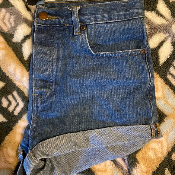 Forever 21 Denim Shorts - Picture 4 of 4
